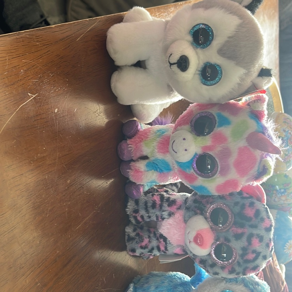 7 Beanie Boos and 1 Beanie Baby